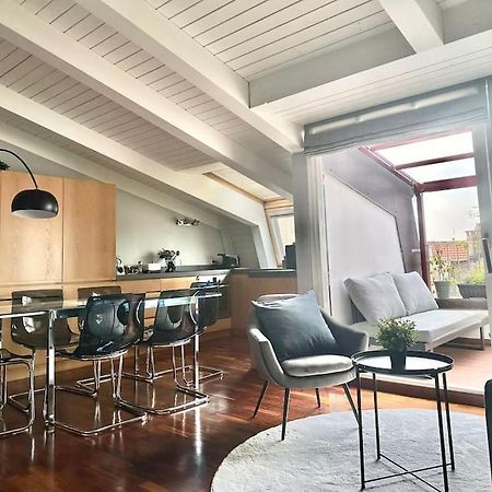 Penthouse With Patio & 2 Baths, 10 Min To Duomo Apartment Milan Luaran gambar