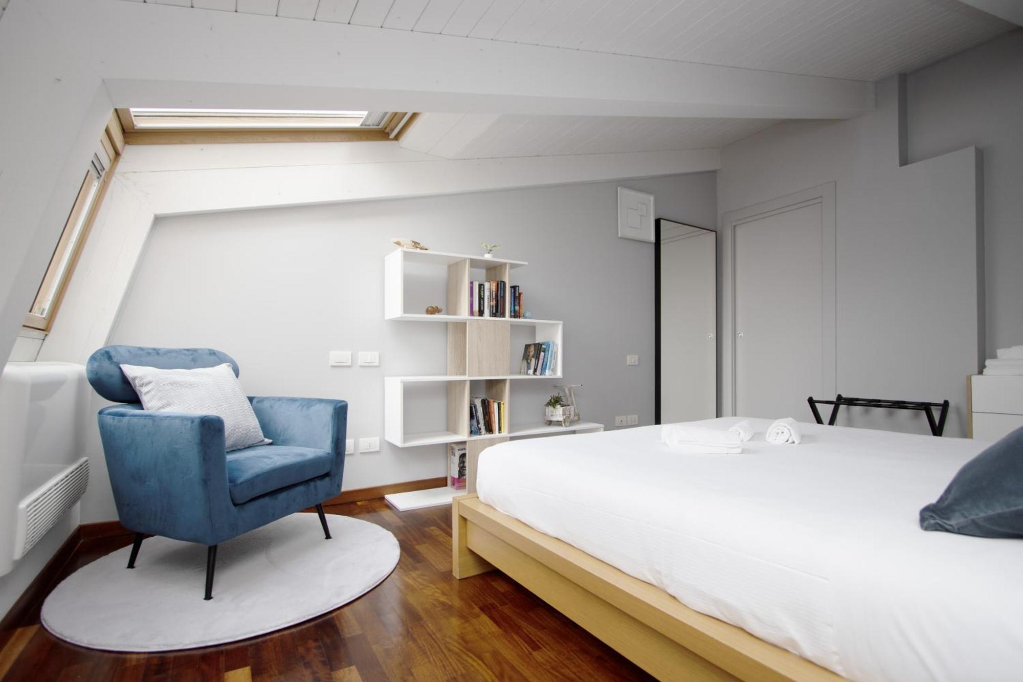 Penthouse With Patio & 2 Baths, 10 Min To Duomo Apartment Milan Luaran gambar