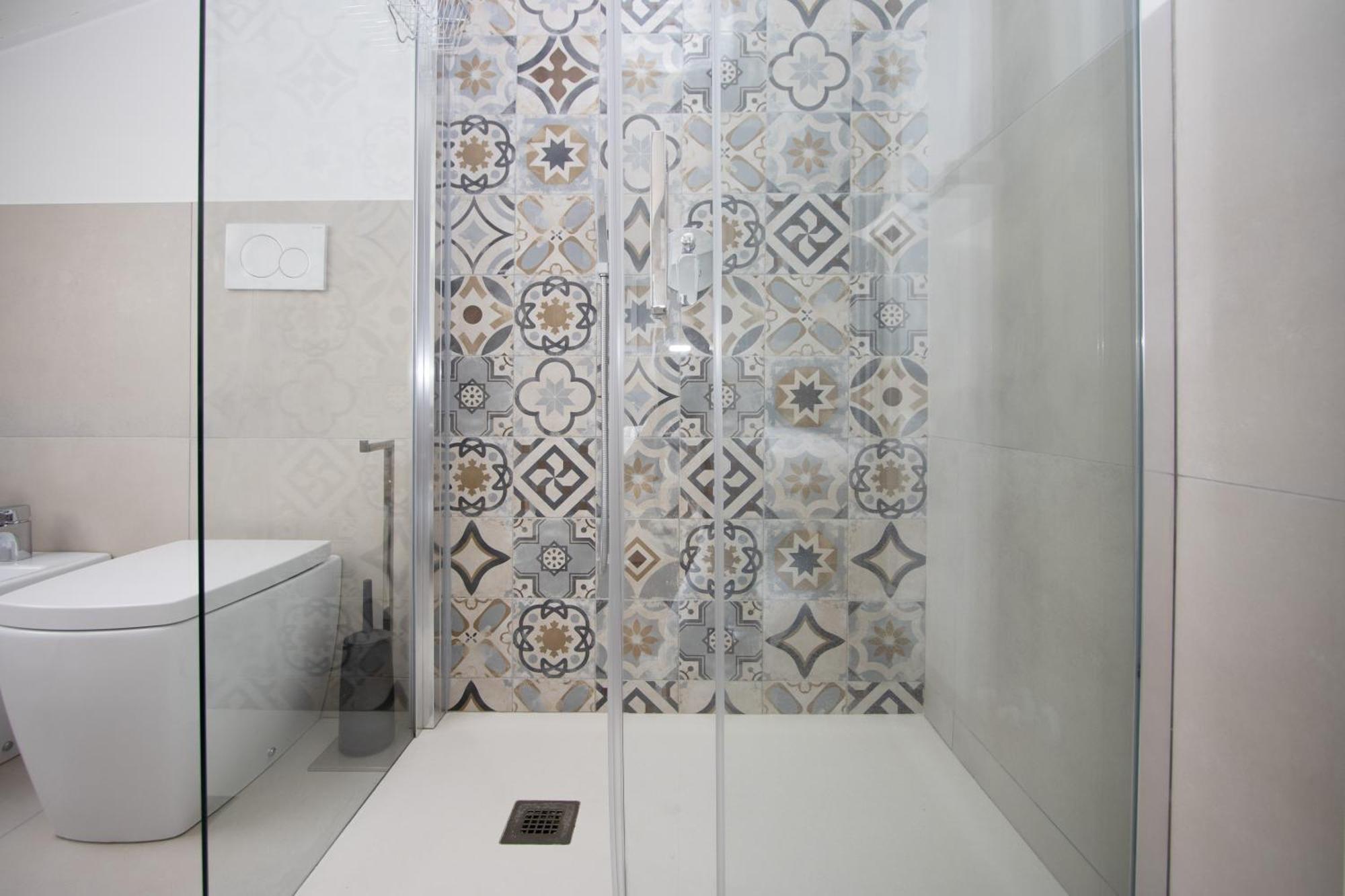 Penthouse With Patio & 2 Baths, 10 Min To Duomo Apartment Milan Luaran gambar
