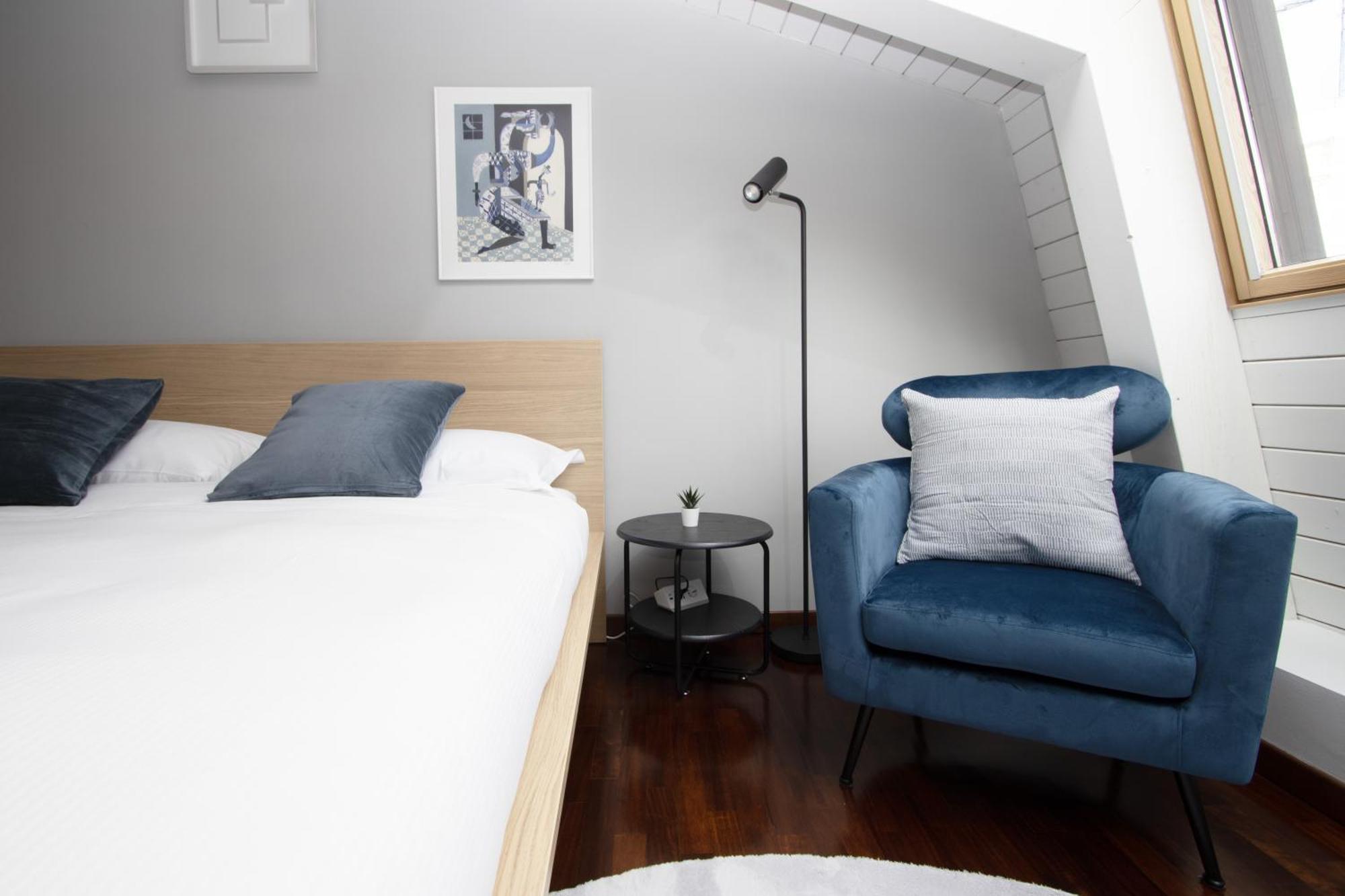 Penthouse With Patio & 2 Baths, 10 Min To Duomo Apartment Milan Luaran gambar